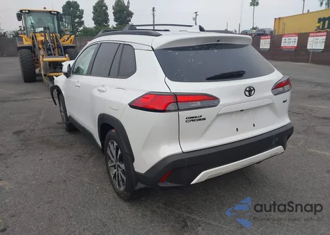 2023 Toyota Corolla Cross Xle z USA, uszkodzony, nr VIN 7MUDAAAG2PV047060